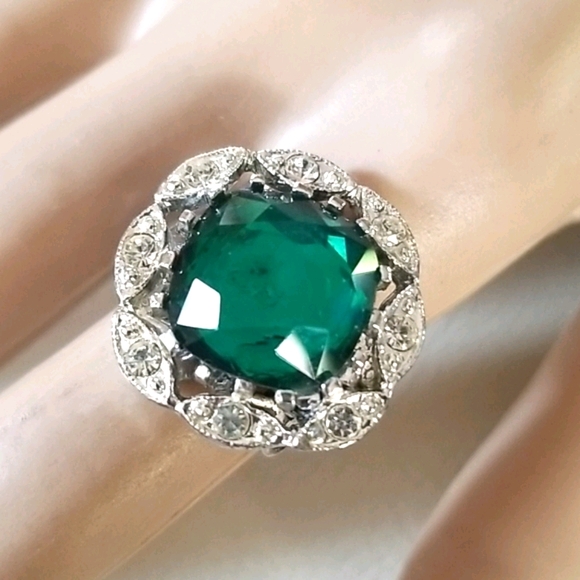 Hand Cradted Repurposed Vintage Rhinestone Adjustable Silver Tone Band Ring - Picture 13 of 16